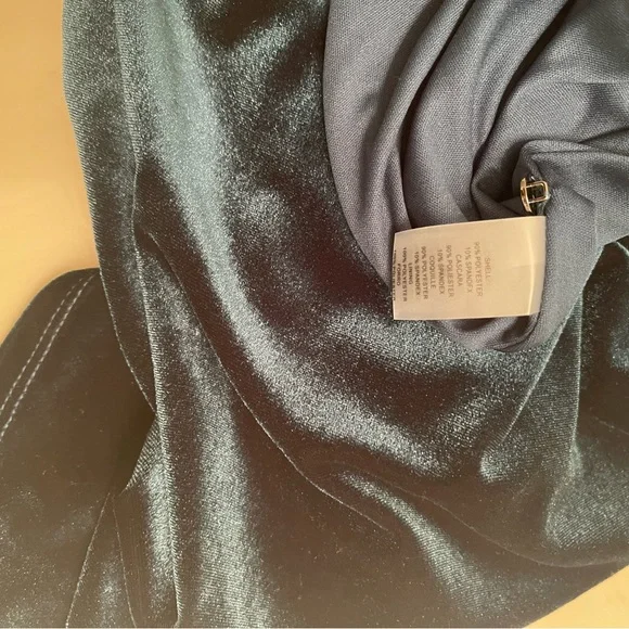 NWT Vince Camuto velvet dress - Picture 3 of 6